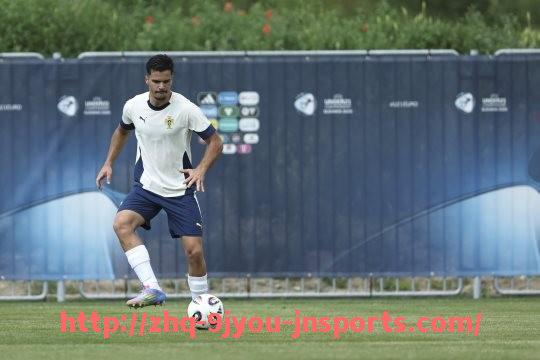 J9九游会登录入口-英超球队老板背景介绍